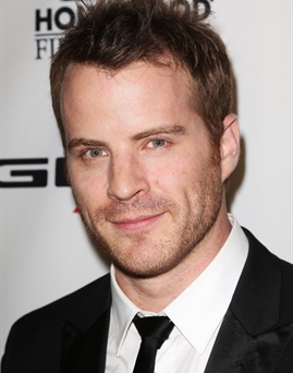 xem phim Robert Kazinsky